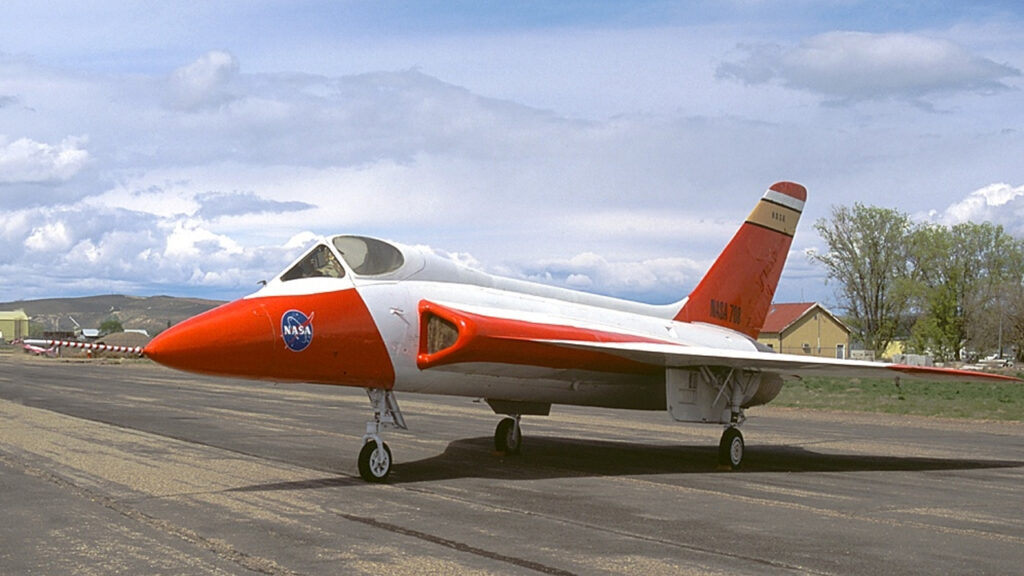 Douglas F5D Skylancer side view