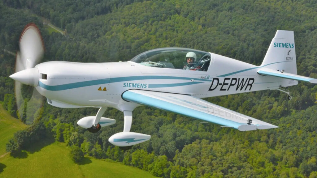 Siemens' Extra 330LE