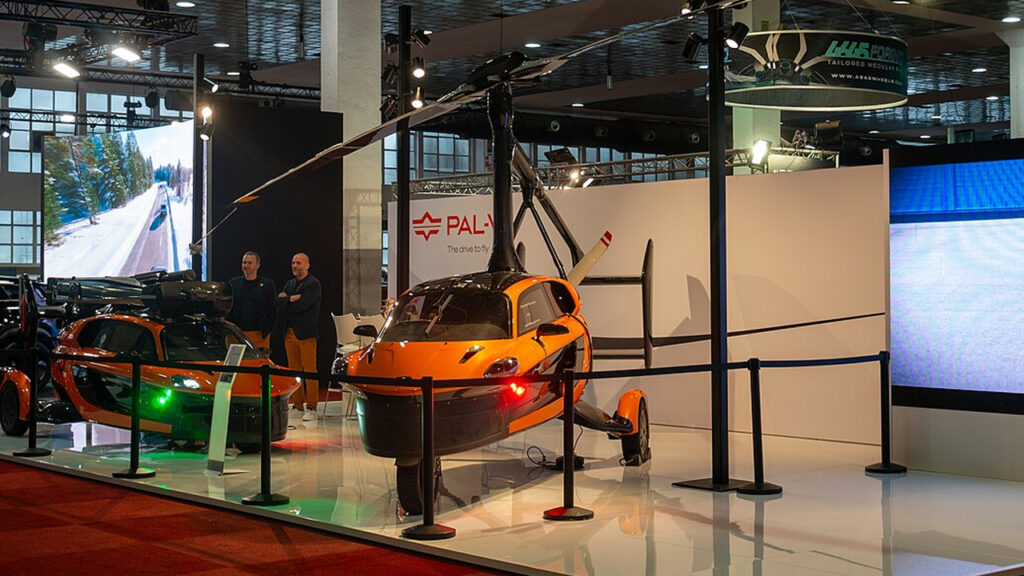 pal v liberty display show