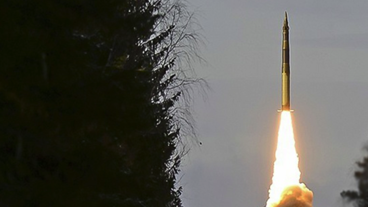 Iranian Navy Fires Ballistic and Cruise Missiles in Persian Gulf Drills