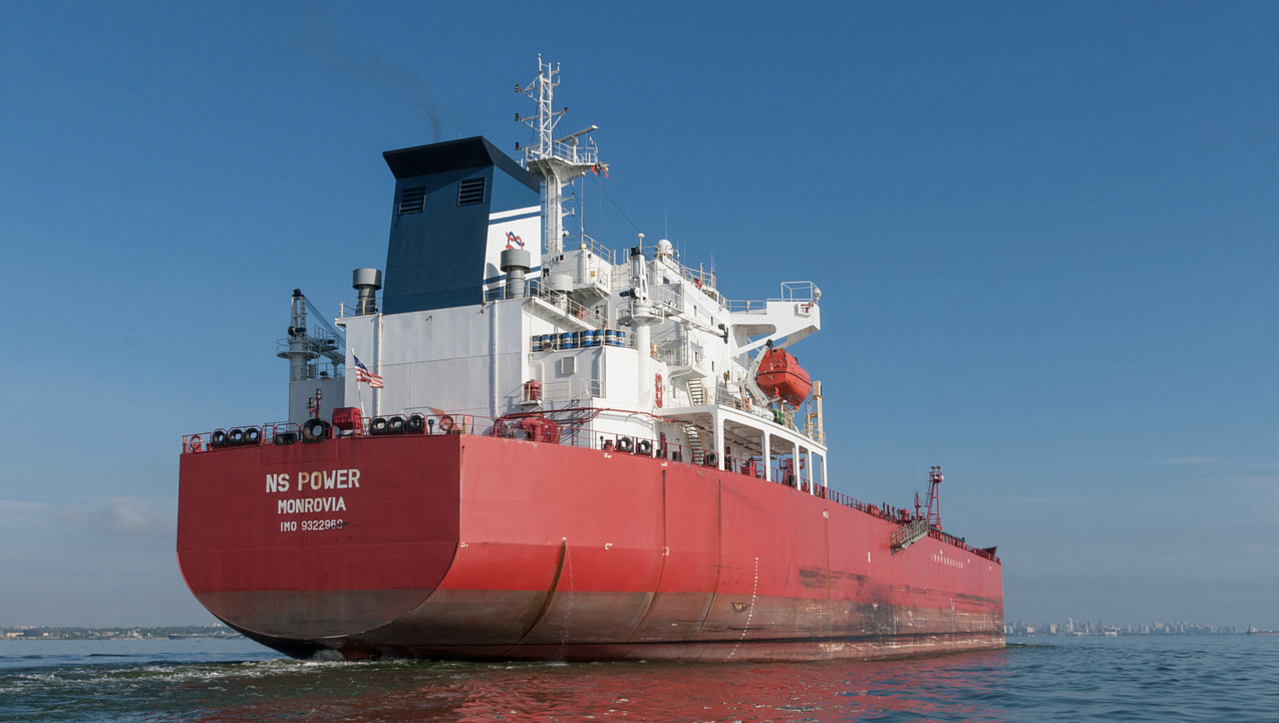 Oil Tankers Defy US Blockade as Oil Tankers Reach Venezuela Amid Export Shortfalls