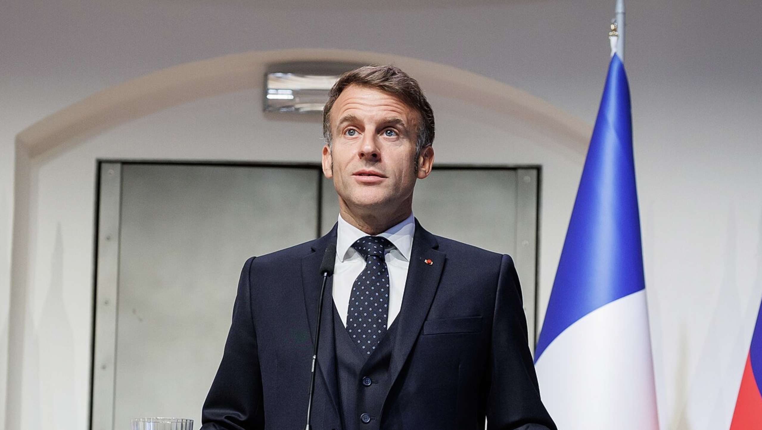 Macron Announces January 6 Meeting in Paris to Secure Long-Term Protection for Ukraine