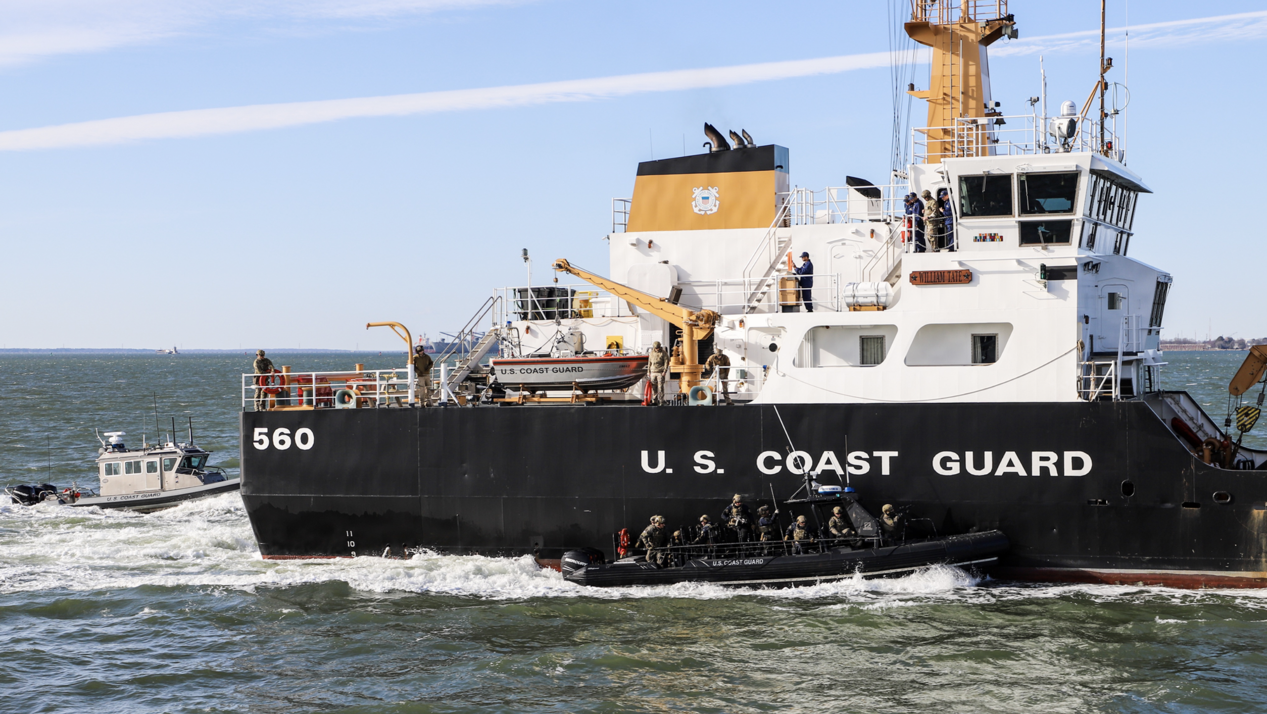 Crew Paints Russian Flag on Oil Tanker After US Coast Guard Pursuit