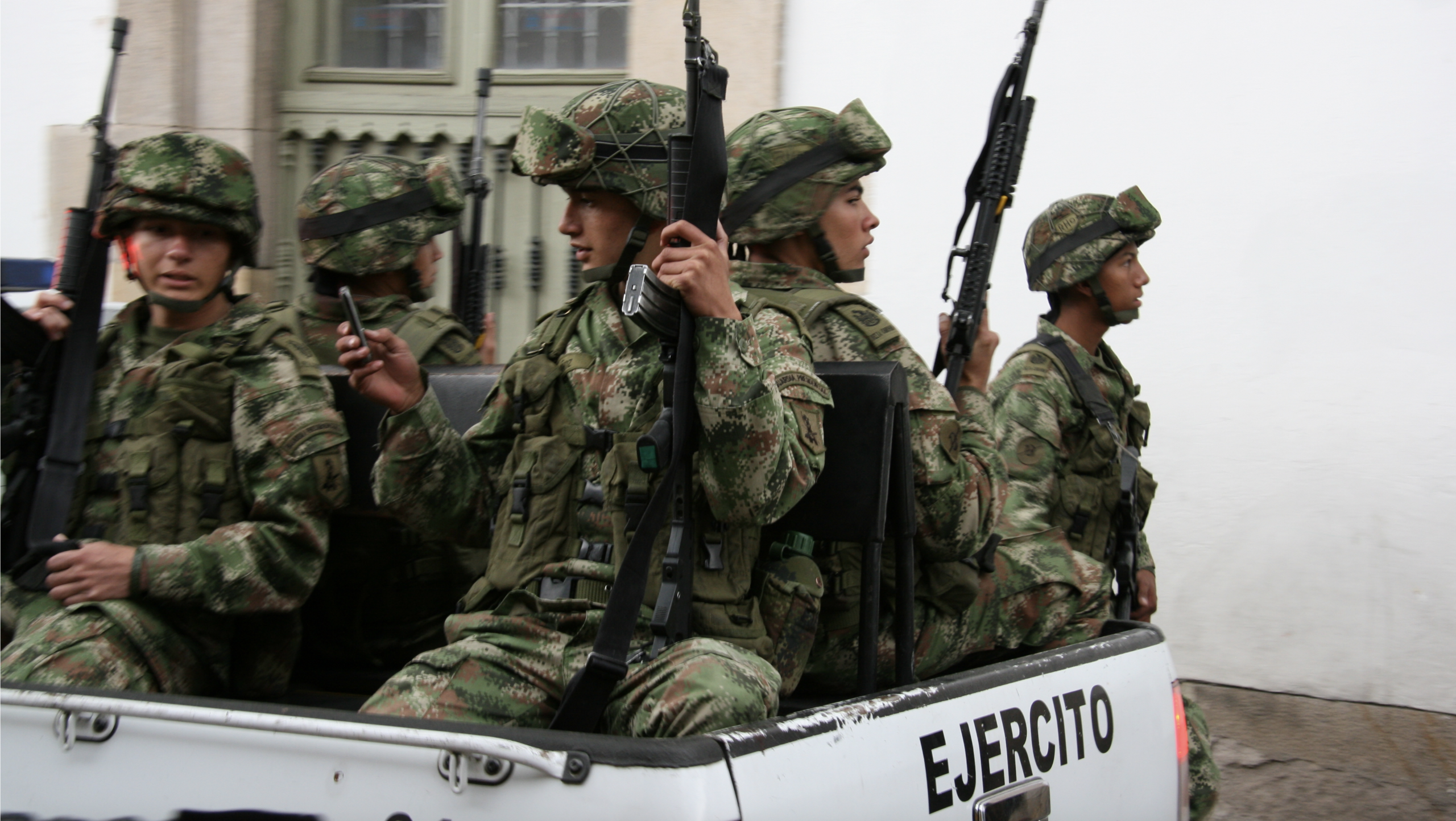 Colombia Deploys Troops to Venezuela Border Following Security Council Meeting
