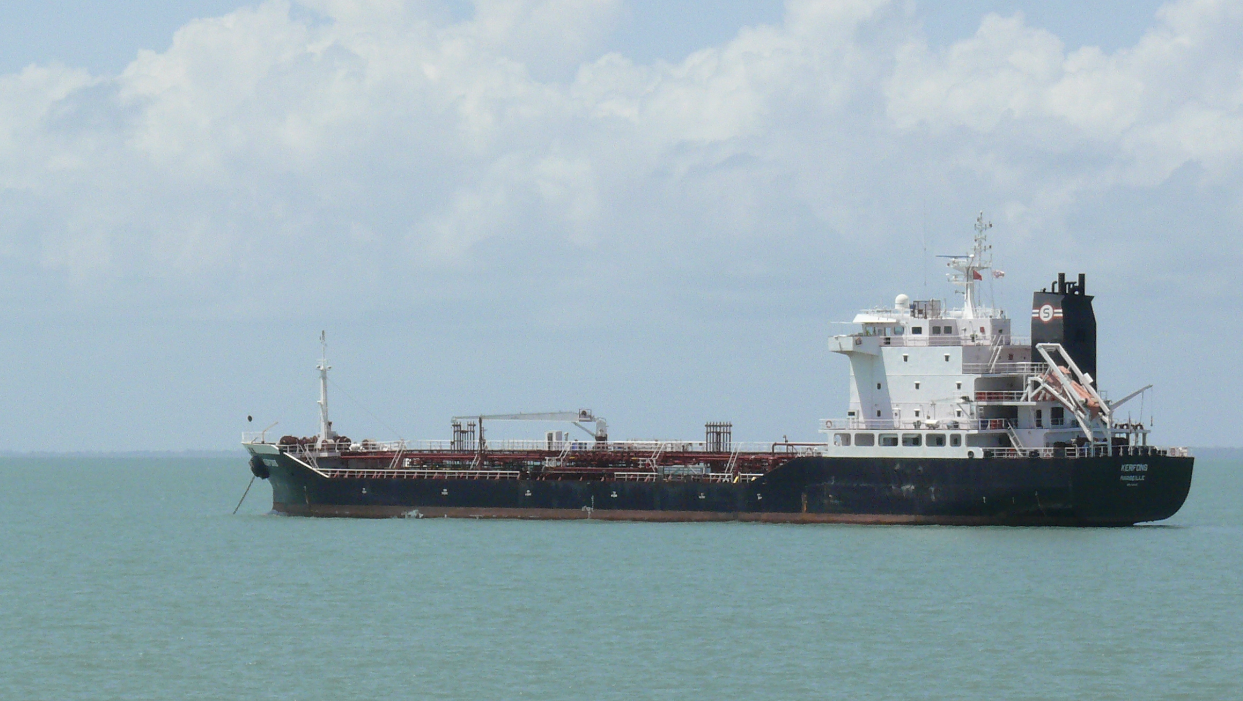 Russia Demands US Stop Atlantic Pursuit of Fleeing Oil Tanker