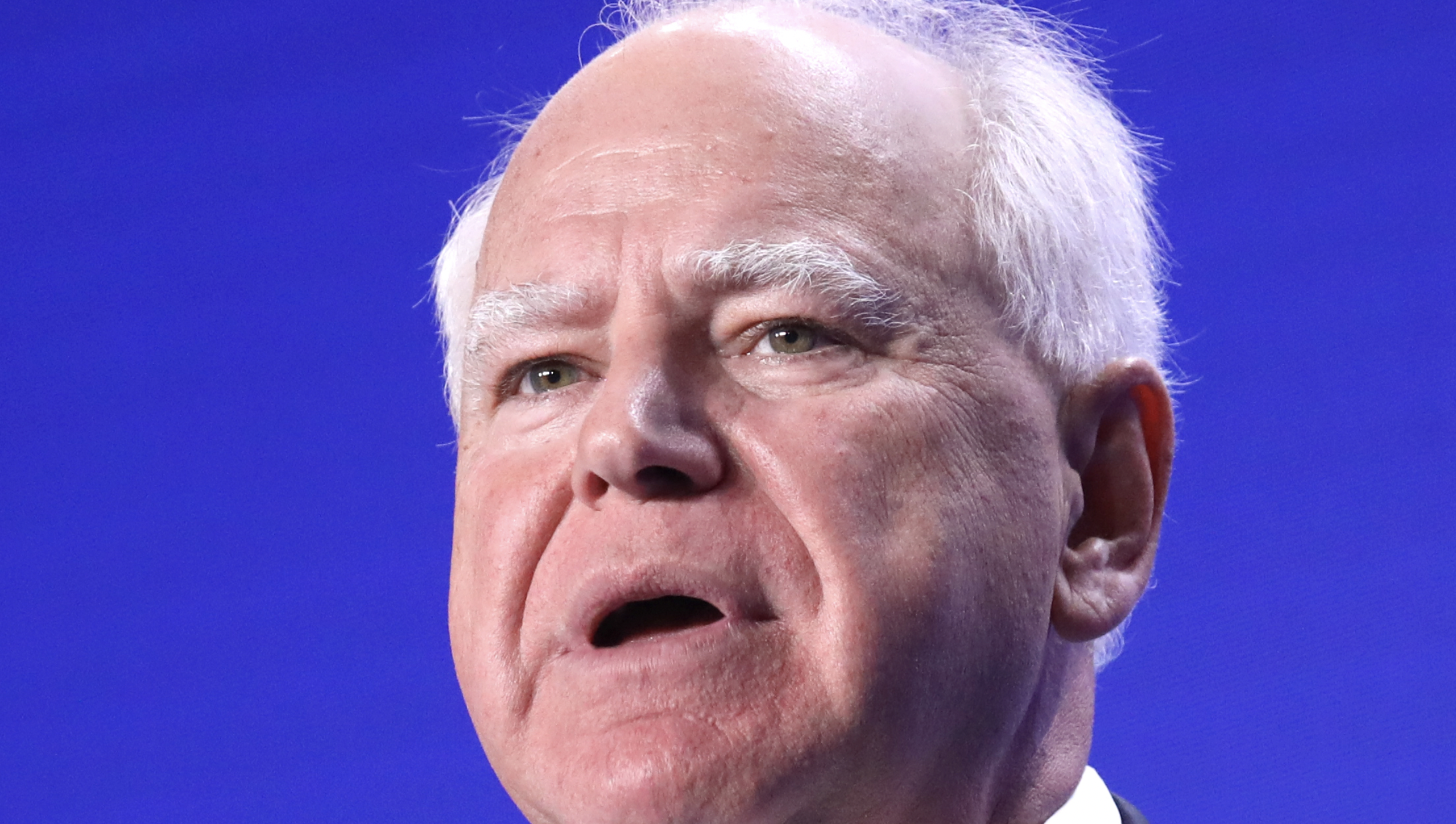 “We Grew Up Reading The Story Of Anne Frank,” Walz Warns — “Someone Is Going To Write That Story About Minnesota” — “There’s One Person Who Can End This Now”